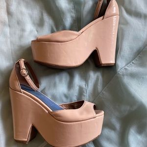 Light pink Jeffrey Campbell platforms size 5
